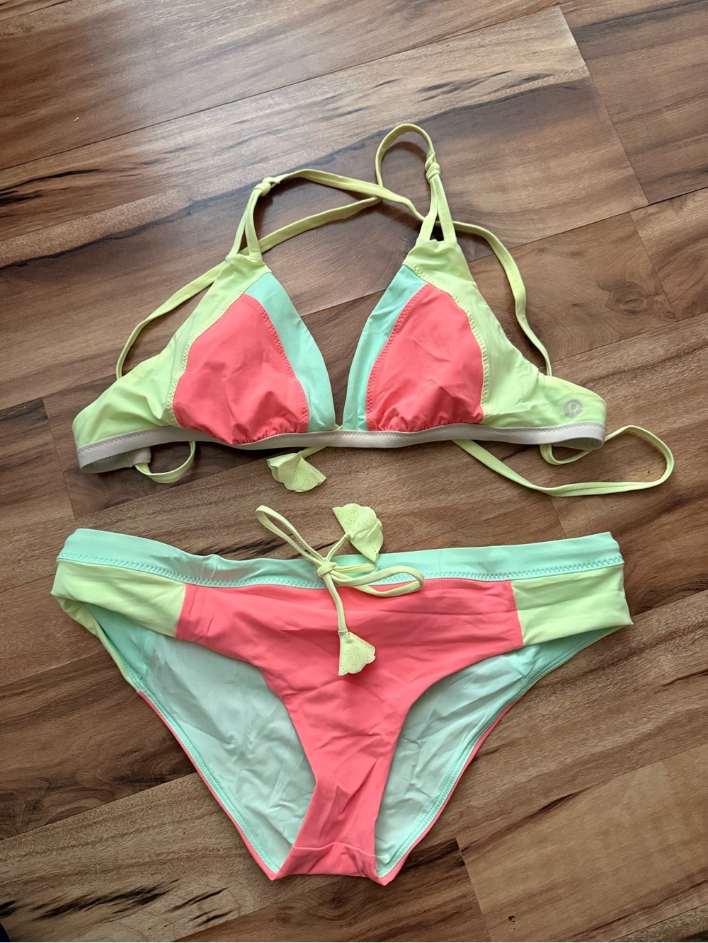 Lululemon color block bikini